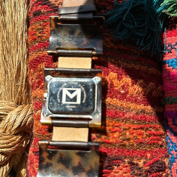 Michael Kors tortoise w brown leather band watch. Vintage. Brand new battery!! - Picture 8 of 16